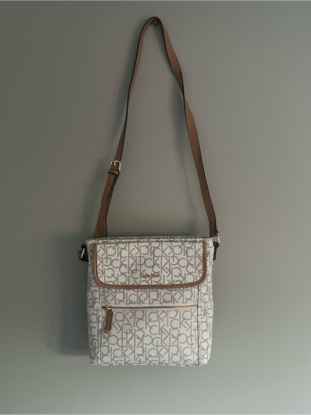 NEW Calvin Klein White & Brown Logo Crossbody Shoulder Bag